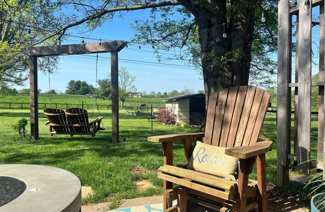 Funky 60’s vib guest suite in Lexington’s horse country