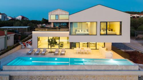 FUX Eternity 2 mit Pool in Zdrelac Pasman Zadar