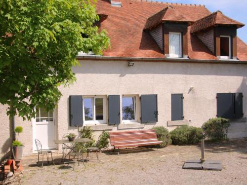 Gîte Longère Bourbonnaise - Confort Moderne et Charme Rustique - FR-1-489-355