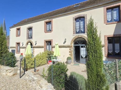 Gîte spacieux 200m² en ferme rénovée avec terrasse, à proximité de Montfort l'Amaury et Thoiry - FR-1-527-40