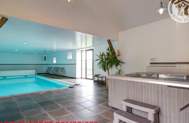 Gîte Saint-Just-la-Pendue, 3 pièces, 4 personnes - FR-1-496-51