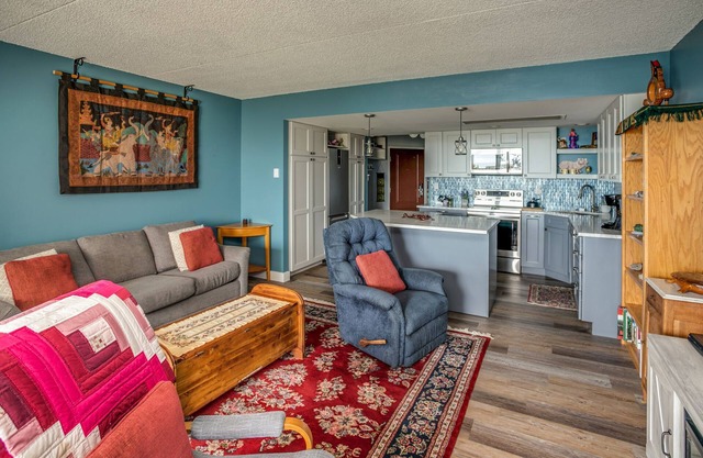 G606 - 1 Bedroom First Floor Gearhart House allows one pet No cleaning fees