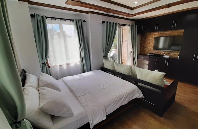 Gab's CozyHome at Bonbel Condo, Botanical Gardens Baguio