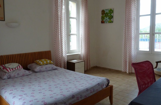 Gambetta Apartment 6