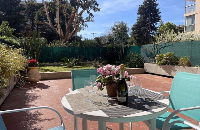 Garden Apartment with Pool, Tennis & Terrace - Antibes