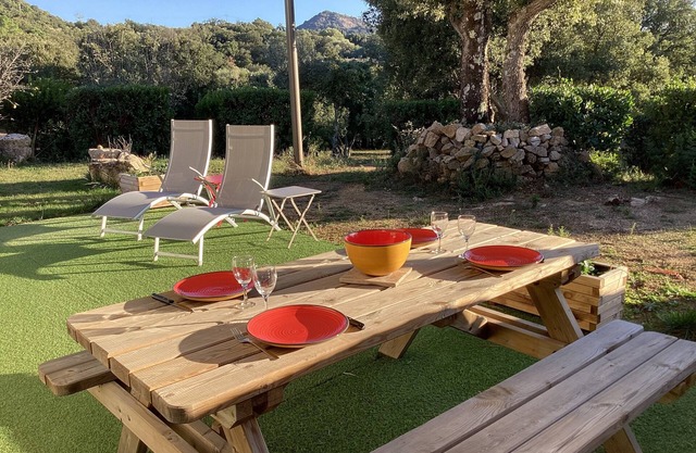 Garden level between Sea and Mountain