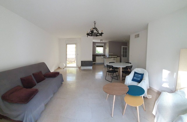 Garden level T3 - Swimming pool - All amenities. Sleeps 4-6