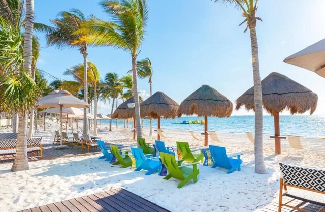 Garza Blanca 2BR Ste, Isla Mujeres, Cancun w/AC, WIFI, Personal Butler, etc.