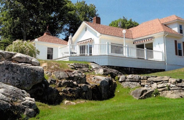 GATEHOUSE The Moorings, ocean views, pool & close to Pemaquid beach!