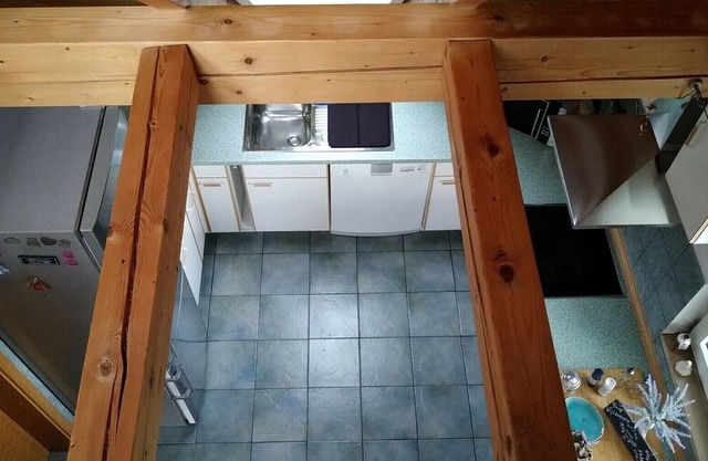 Gemütliche Galeriewohnung mit Playstation und Balkon