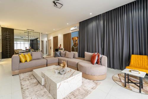 George Residence - New Luxe 2-Bedroom Apt in Lekki