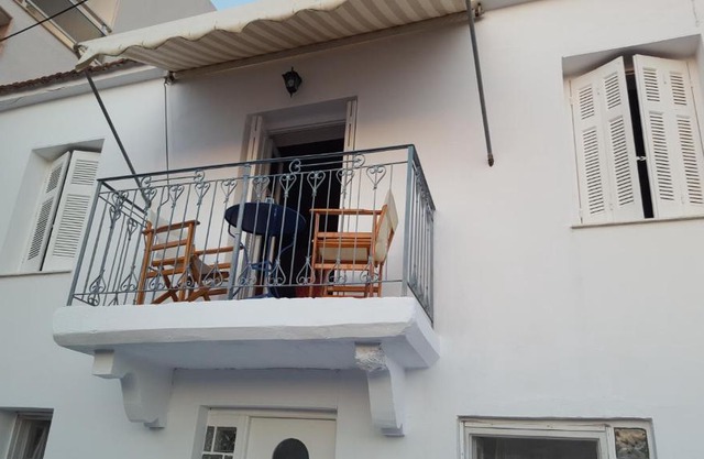 George's Traditional House
