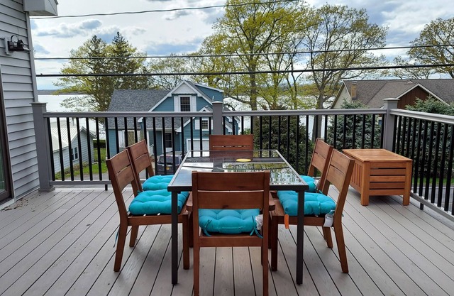Get Away - Upscale 3BR home, spacious, large deck off LR, many local attractions