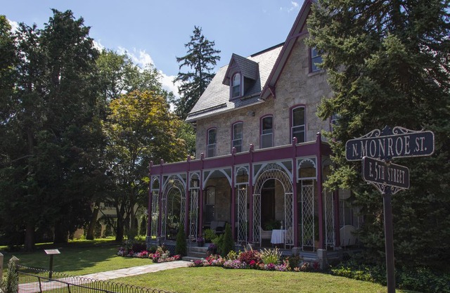 Gifford-Risley House Bed and Breakfast