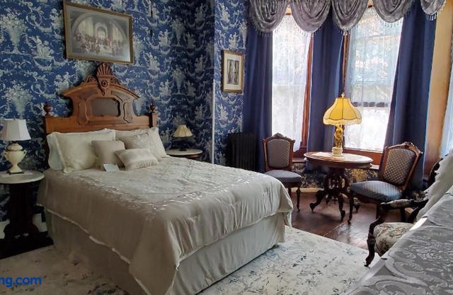 Gifford-Risley House Bed and Breakfast