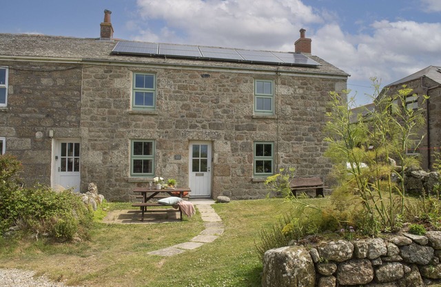 Giffy House - traditional cottage with sea views, near Sennen & Gwenver beaches
