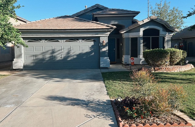 Gilbert HOME AWAY FROM HOME -Relax and Enjoy-3 queen bed-2 bath