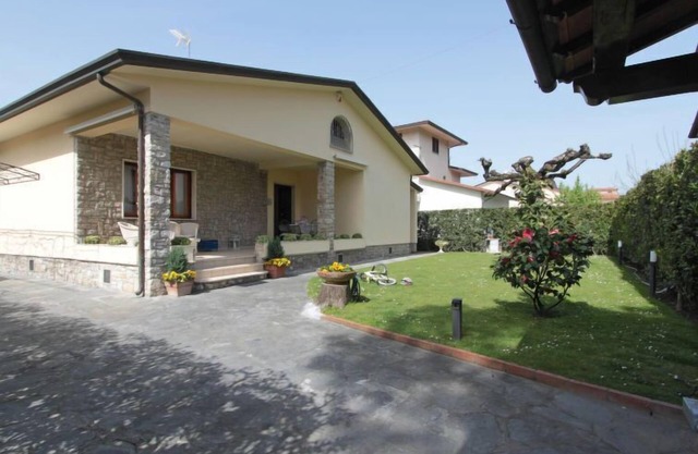 Giovanna by Interhome