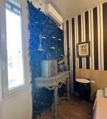 Giraffe art Ducati BLQ apartment