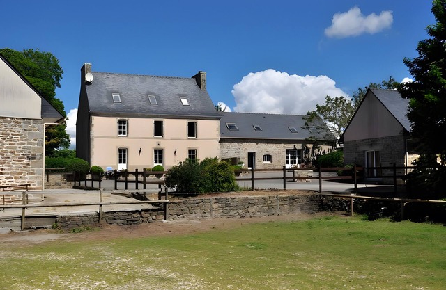 Gite 1 - Lopéau holiday homes with pool and spa