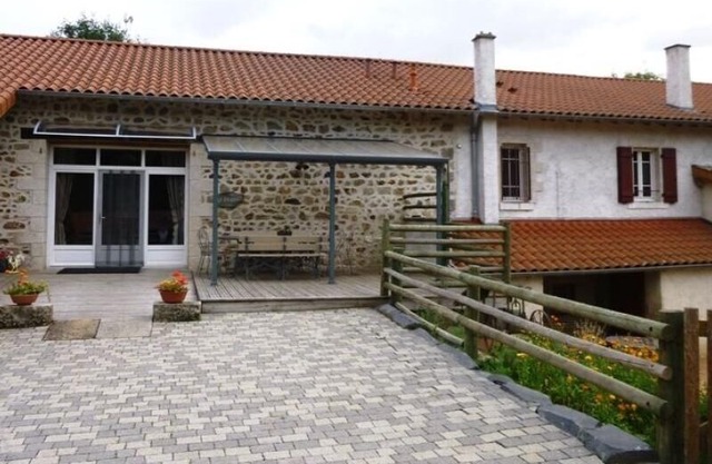 Gite Allègre, 5 bedrooms, 12 persons