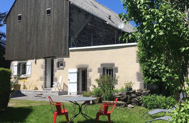 gite farmhouse independent house 2 people in MUROL