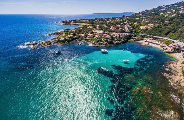 GITE + LARGE PRIVATE SWIMMING POOL QUIET CAMPAIGN between SEA & VERDON vineyards