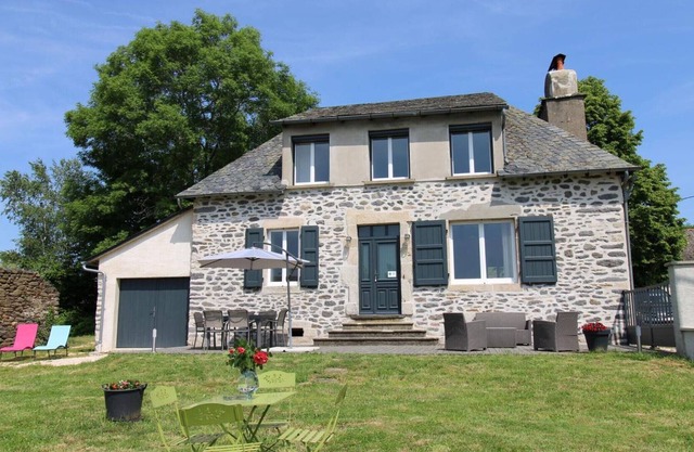 Gite Pleaux, 3 bedrooms, 6 persons