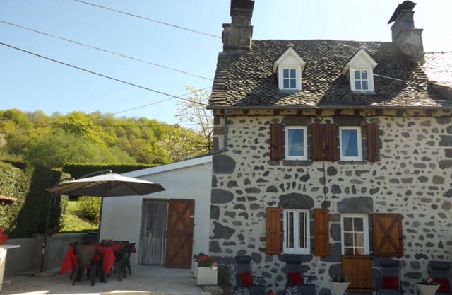 Gite Saint-Cernin, 2 bedrooms, 4 persons