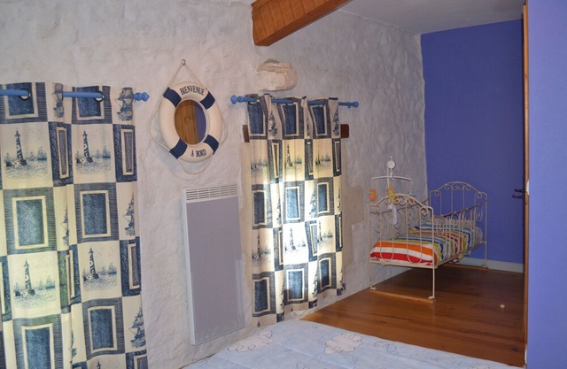 GITE WITH COVERED AND HEATED POOL (3 STARS)