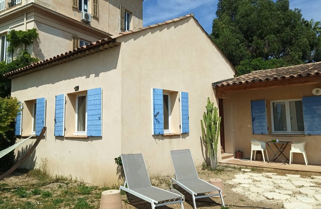 Gite with swimming pool and closed parking