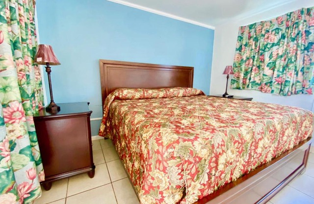 Glades Motel - Naples