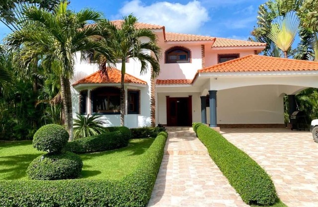 Glamorous & beautiful villa