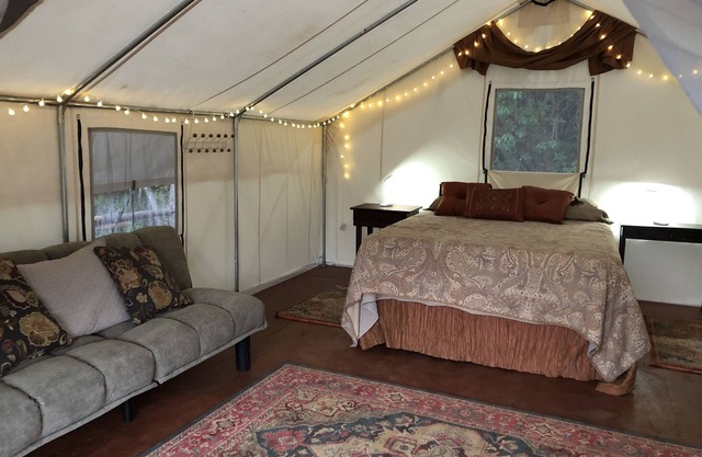 Glamping #4, Nature Immersion, River access, Butterfly Pavilion