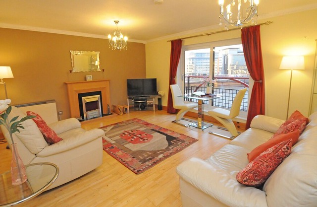 Glasgow Waterfront Apartment Short Walk To City Centre