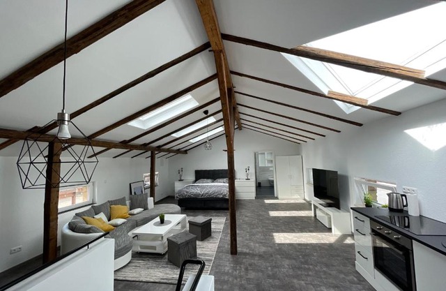 GLEIS 13 - THE LOFT im ehemaligen Lokschuppen