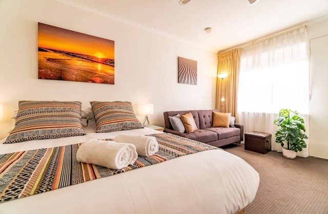 Glenelg Central Studio | wifi + parking