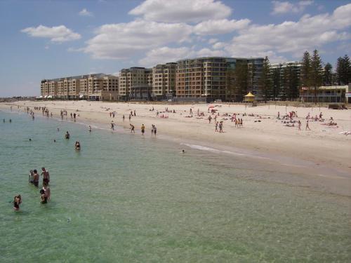 Glenelg North 