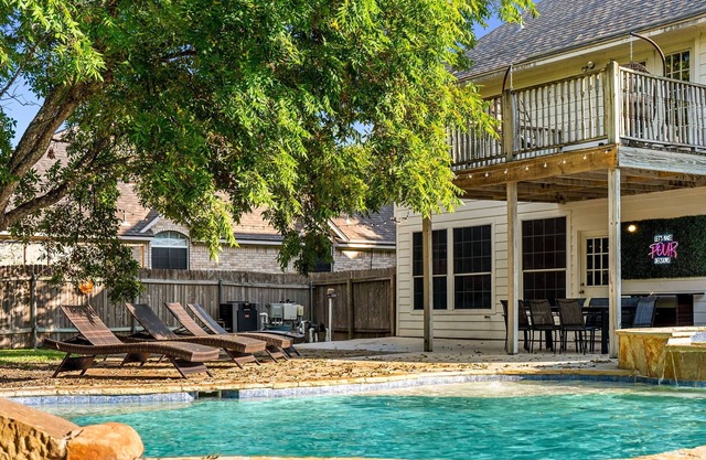 Glow-Inspired Cowboy House w/Private Pool
