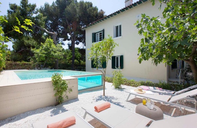 Glyfada Villa 6BR 16ppl Private Pool 300m to Beach
