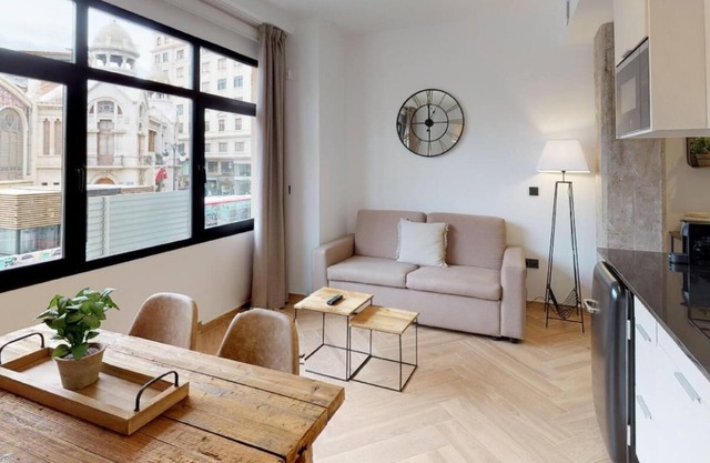 Goerlich Suites Valencia DeLuxe Apartment 106
