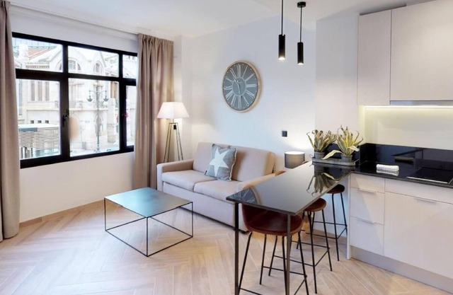 Goerlich Suites Valencia DeLuxe Apartment 107