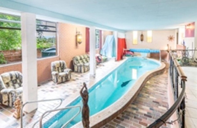 Gold Coast Pet Friendly - no frills price