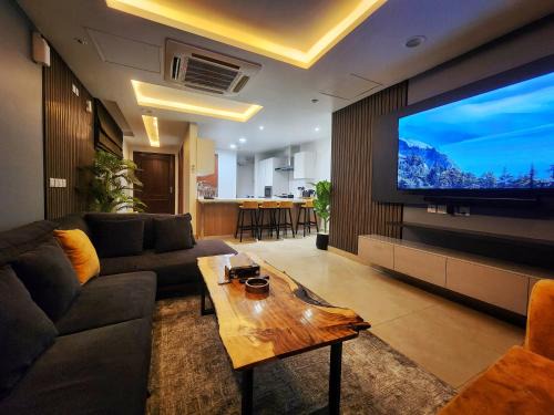 Gold Crest Mall Presidential One bed Apartment DHA Lahore