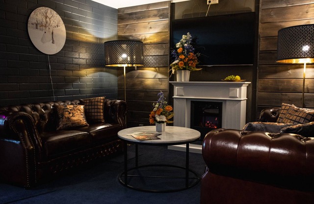 Golden Circle Suites