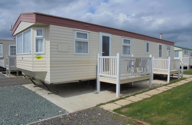 Golden Sands: Arizona GS 6 Berth, Access to the beach