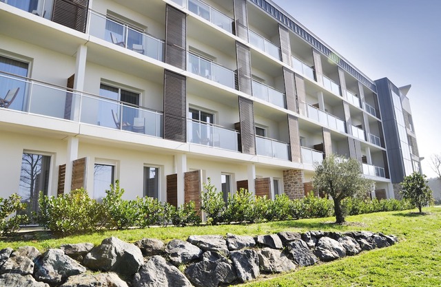 Golden Tulip Nantes Carquefou Suite