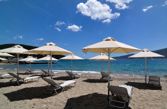 Golden View Beach Hotel
