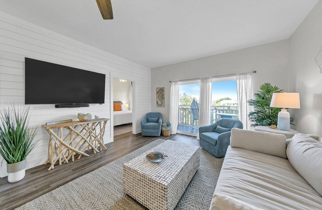 Golf Cart, Canal Views, Beach Service, Pool, Hot Tub