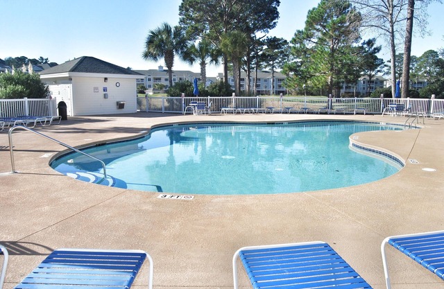 Golf Course & Pool View in the Heart of Myrtle Beach, SC-Magnolia Pointe